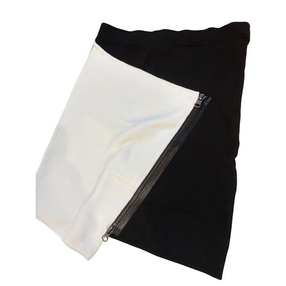 Bebe Black White Color Block Mini Skirt Asymmetrical Zipper Detail Size S - Picture 2 of 6